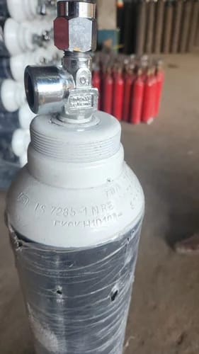 10 Litre Medical Oxygen Cylinder - Image 2